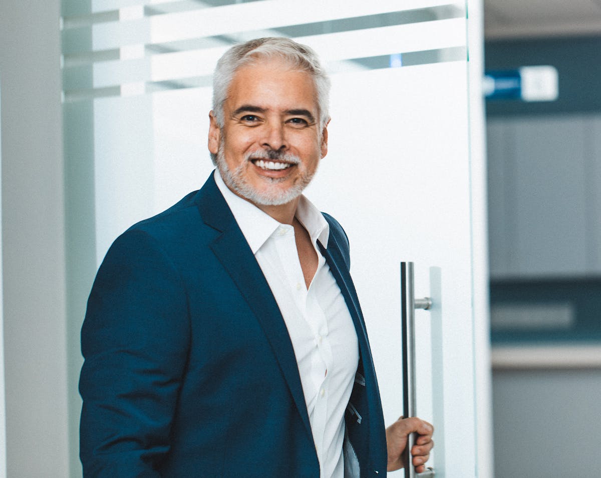 Dr. Ariel Ortiz, MD, FACS, FASMBS — Lead Medical Reviewer